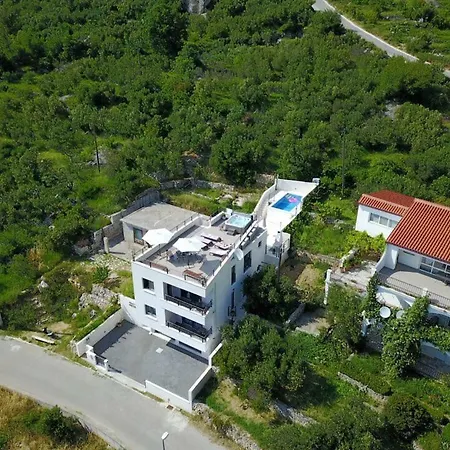 Vila Petra *